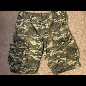 Levi’s camo cargo shorts…size 38